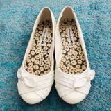 American Eagle Outfitters Shoes | American Eagle White Flats In Size 6 | Color: White | Size: 6