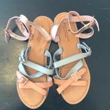 American Eagle Outfitters Shoes | Guc American Eagle Womens Sandals Sz 8 | Color: Green/Tan | Size: 8