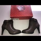 Tory Burch Shoes | Brand New Never Worn Amazing Tory Burch Boots! | Color: Cream/White | Size: 10