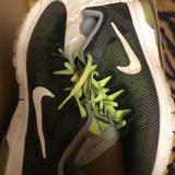 Nike Shoes | Black And Green Womens Nike | Color: Black/Green | Size: 8