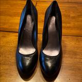 Nine West Shoes | Black Leather Nine West Round Toe Pump | Color: Black | Size: 8.5