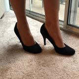 Jessica Simpson Shoes | Black Round-Toe Pumps | Color: Black | Size: 8.5
