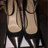 Nine West Shoes | Black And Gold 4 Inch Heels | Color: Black/Gold | Size: 10
