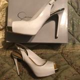 Jessica Simpson Shoes | Jessica Simpson Sling Back Sandal | Color: Gold/White | Size: 9.5
