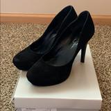Jessica Simpson Shoes | Jessica Simpson Round Toe Pump | Color: Black | Size: 9