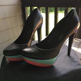 Jessica Simpson Shoes | Jessica Simpson Multi Color Leather Pumps | Color: Black/Green | Size: 9.5