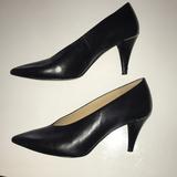 Michael Kors Shoes | Michael Kors Black Pointed Heel Womens6m Leather | Color: Black/Silver | Size: 6