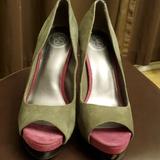 Jessica Simpson Shoes | Jessica Simpson Women's Suede Shoes Size 8b | Color: Green/Red | Size: 8