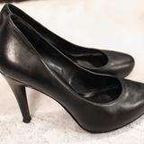 Jessica Simpson Shoes | Jessica Simpson Black Leather Closed Toe High Heel | Color: Black | Size: 7.5