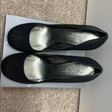 Jessica Simpson Shoes | Jessica Simpson Pumps | Color: Black/Gray | Size: 10