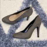 Jessica Simpson Shoes | Gray Suede Jessica Simpson Heals | Color: Gray | Size: 7.5