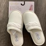 Jessica Simpson Shoes | Jessica Simpson Memory Foam Slippers. Mm | Color: Cream | Size: 7.5