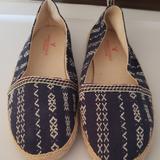 American Eagle Outfitters Shoes | American Eagle Boho Canvas Slip On 9 | Color: Blue/White | Size: 9