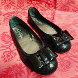 Jessica Simpson Shoes | Jessica Simpson Black Flats. | Color: Black | Size: 6