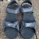 Nike Shoes | Guc Nike Boys 2 Youth Gray Strap Sandals Shoes | Color: Black/Gray | Size: 2bb