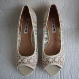 American Eagle Outfitters Shoes | American Eagle White Lace Wedge Heels. Size 8.5 | Color: Tan/White | Size: 8.5