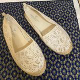 American Eagle Outfitters Shoes | Cream American Eagle Outfitters Slip On Flats | Color: Cream/White | Size: 7