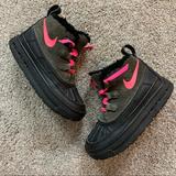 Nike Shoes | Nike Black Gray Pink Acg Woodside Chukka Waterproof Snow Boots 11 C | Color: Black/Gray | Size: 11g