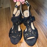 American Eagle Outfitters Shoes | Cute Chunky Heels | Color: Black/Tan | Size: 8