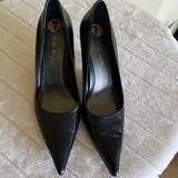 Nine West Shoes | Nine West Black Leather Pointed Toe Heels Size 7 | Color: Black | Size: 7