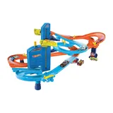 Hot Wheels Auto Lift Expressway Track and Toy Cars Playset, Multicolor