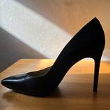 Jessica Simpson Shoes | Black Leather Jessica Simpson Pumps With Pointed Toes And 4 Inch Heels Size 7 | Color: Black | Size: 7