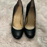 Jessica Simpson Shoes | Jessica Simpson Black Round Toe Leather Pumps (8) | Color: Black | Size: 8