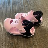 Nike Shoes | Nwot Nike Kids Sunray Protect 3 Slide Sandals - Size 7c | Color: Black/Pink | Size: 7bb