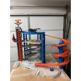 Hot Wheels Super Ultimate Garage Play Set Used Gorilla And Airplane