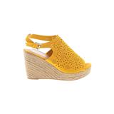 Refresh Wedges: Yellow Solid Shoes - Women's Size 10 - Peep Toe