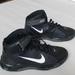 Nike Shoes | Black And White Nike Basketball Sneakers | Color: Black/White | Size: 6.5 Men --Women,S 8