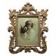 Biscottini - Porte-photo soutien coeur en résine dorée antique L28.5xPR3xH36.5 cm