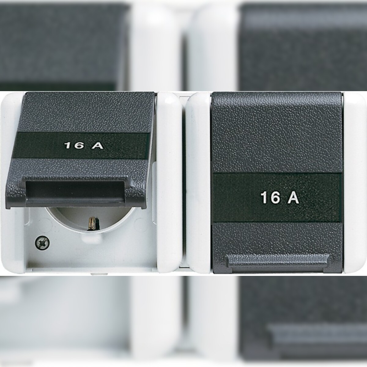 Jung SCHUKO-Steckdose 2-fach 8220 NAW 8220NAW Image