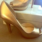 Jessica Simpson Shoes | Js- Josette Champagne Metallic Heels | Color: Gold | Size: 6.5