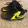 Nike Shoes | Nike Girls Basketball Shoes | Color: Black/Yellow | Size: 13.5g
