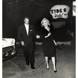 Marilyn Monroe and Joe DiMaggio Photo Print (8 x 10)