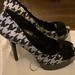Jessica Simpson Shoes | Jessica Simpson 5” Platform Heels | Color: Black/Gray | Size: 9.5