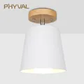 Plafonnier en fer et bois au design nordique moderne luminaire décoratif d'intérieur idéal pour un