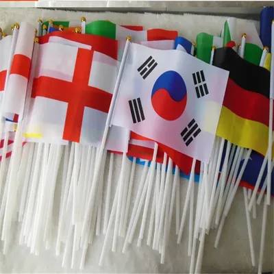 Drapeau à Main du Monde des Pays avec Poteaux 32 Pays Petit Bandeir Équipe Elderas pour Club de