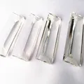 Suspension de prisme en verre de cristal clair dans un trou pièces de lustre en cristal prisme de