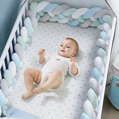Pare-chocs de lit de bébé en peluche pour nouveau-nés coussin de lit de pépinière décor de