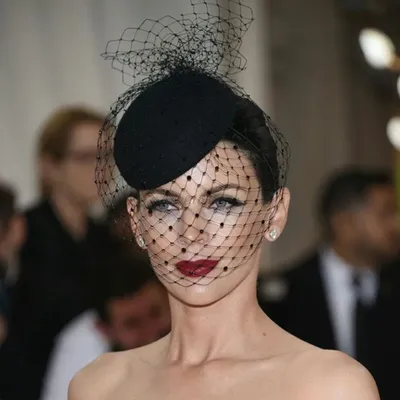 Chapeau en feutre pour femmes décore les cheveux accessoire pour mariage voile en résille et clip