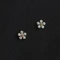 Boucles d'oreilles en argent Sterling 925 Boho Pavé de diamant plaqué de petites fleurs en or 14k