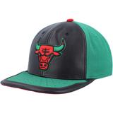 Men's Mitchell & Ness Black/Green Chicago Bulls Day One Snapback Hat