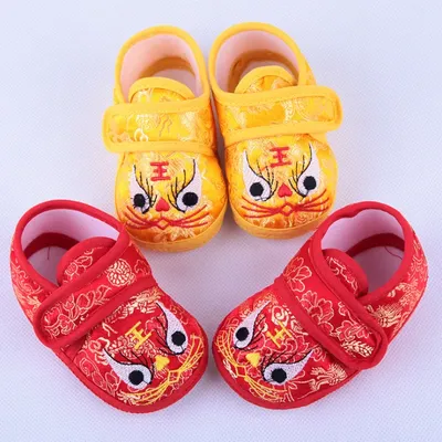 Chaussures traditionnelles chinoises antidérapantes pour bébés tête de tigre chaussures pour