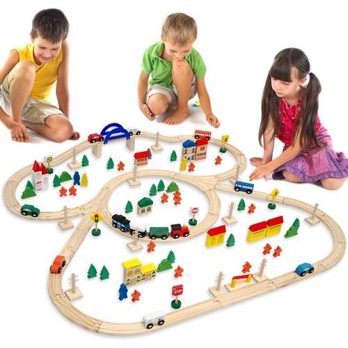 Holzeisenbahn 130 Teile Spielzeug-Eisenbahn inkl. Zubehör Holz-Eisenbahn-Set 5 Meter Schienenlänge