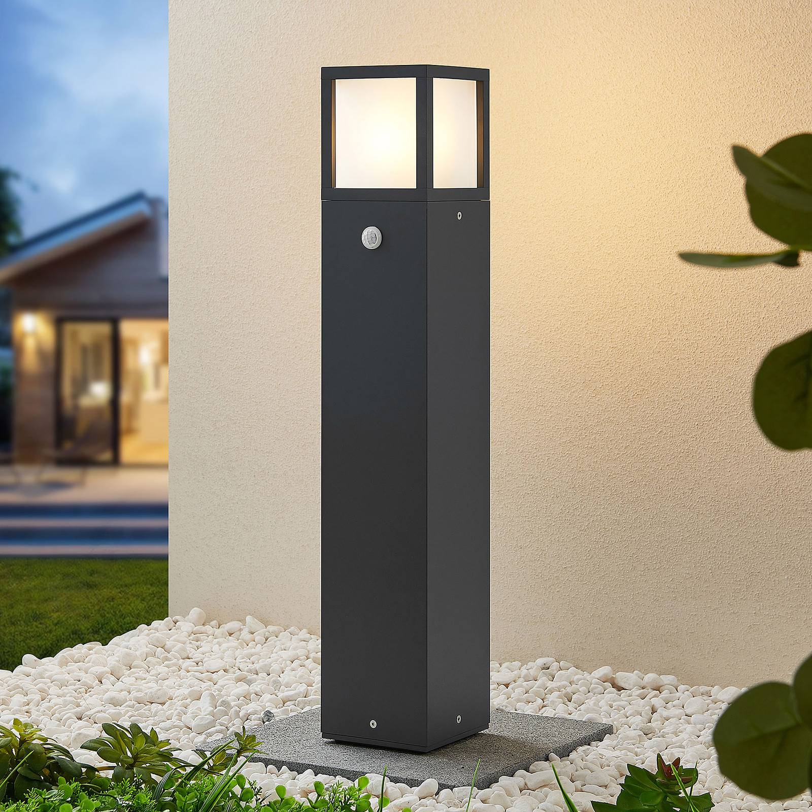 Lucande Wegeleuchte Dewari, Bewegungsmelder, E27, 65cm, IP54 Dewari Lucande, dimmbar, alu / grau / zink, Aluminium, Modern