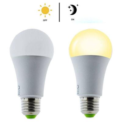 LED-Lampe E27 A60 mit Dämmerungssensor Image