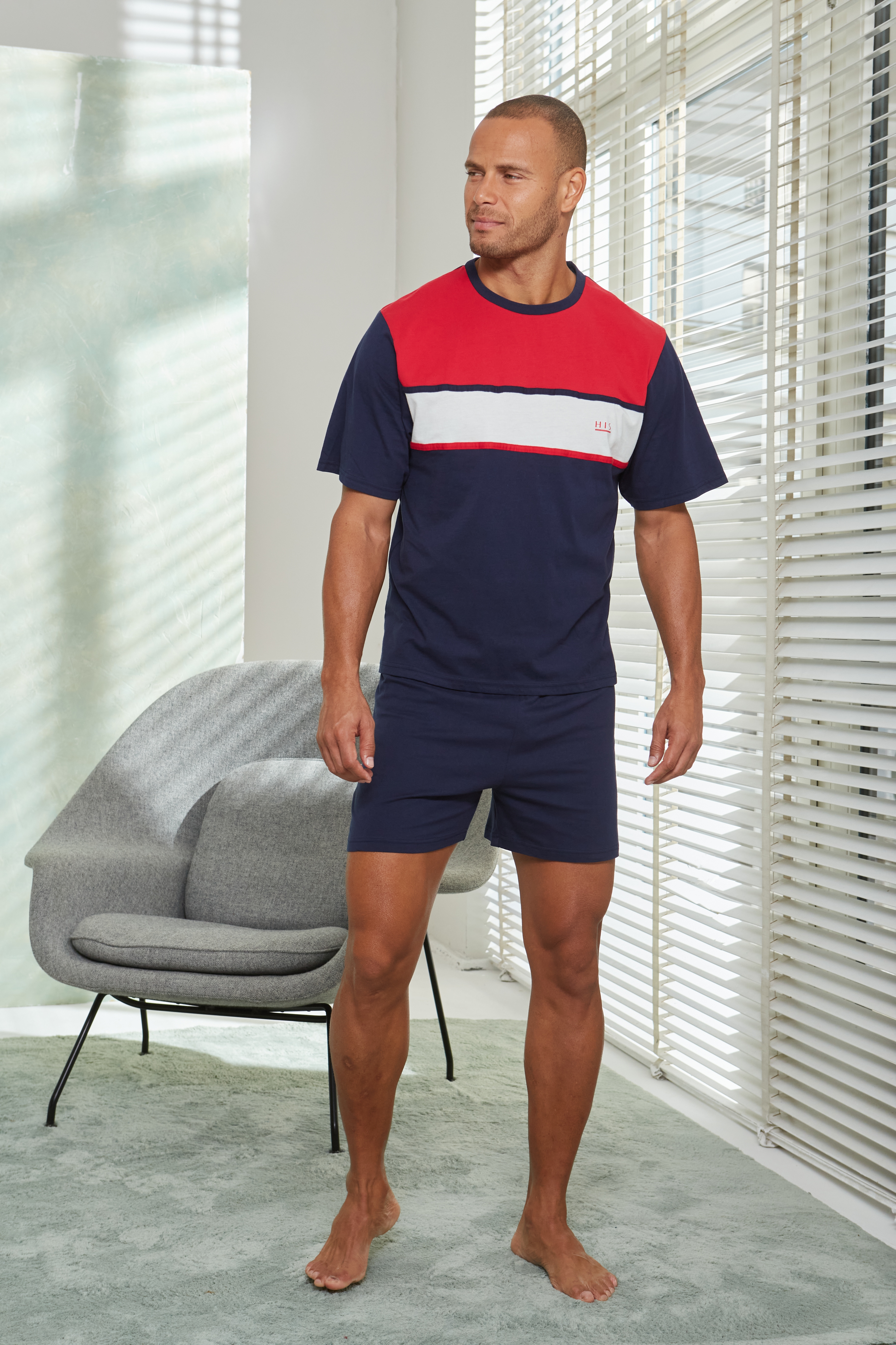 Pyjama H.I.S, Herren, Gr. 48/50 (M), weiß (marine, rot, weiß), Jersey, Obermaterial: 100% Baumwolle, unifarben mit Farbeinsätzen, bequem kurz, Rundhals, abgesteppte Kante, Homewear-Sets, Schlafanzug mit breitem Streifen Image