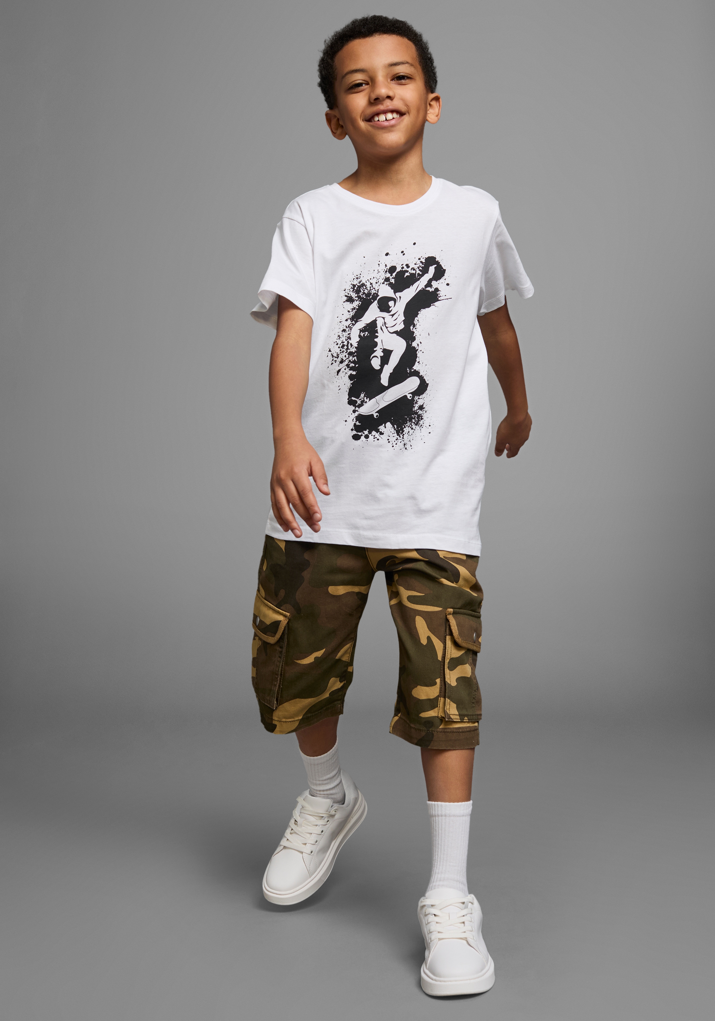 T-Shirt KIDSWORLD "Mit coolem SKATER-Print", Jungen, Gr. 140/146, weiß, Jersey, Obermaterial: 100% Baumwolle, bedruckt, Basic, Rundhals, Shirts T-Shirt, Kurzarm, Basic-Passform, bedruckt, Rundhalsausschnitt